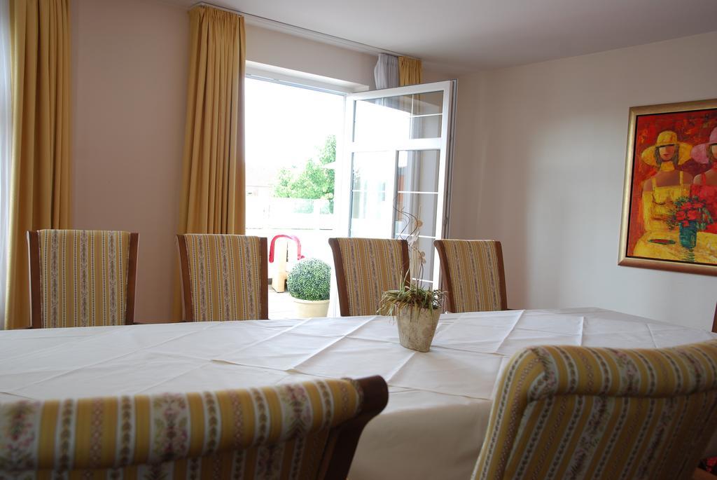 Muensterlaender Hof Hotel คลอปเพนบวร์ก ภายนอก รูปภาพ