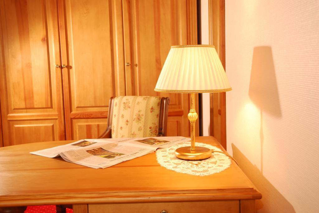 Muensterlaender Hof Hotel คลอปเพนบวร์ก ภายนอก รูปภาพ