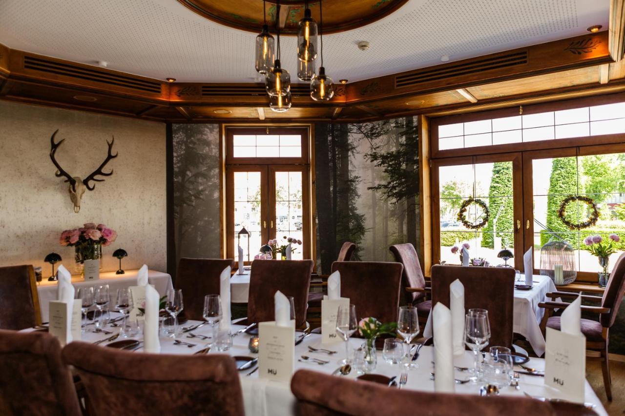 Muensterlaender Hof Hotel คลอปเพนบวร์ก ภายนอก รูปภาพ