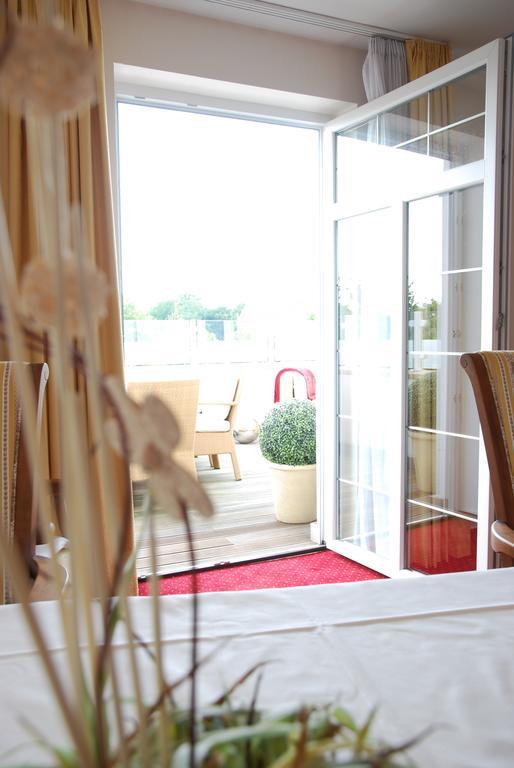 Muensterlaender Hof Hotel คลอปเพนบวร์ก ภายนอก รูปภาพ